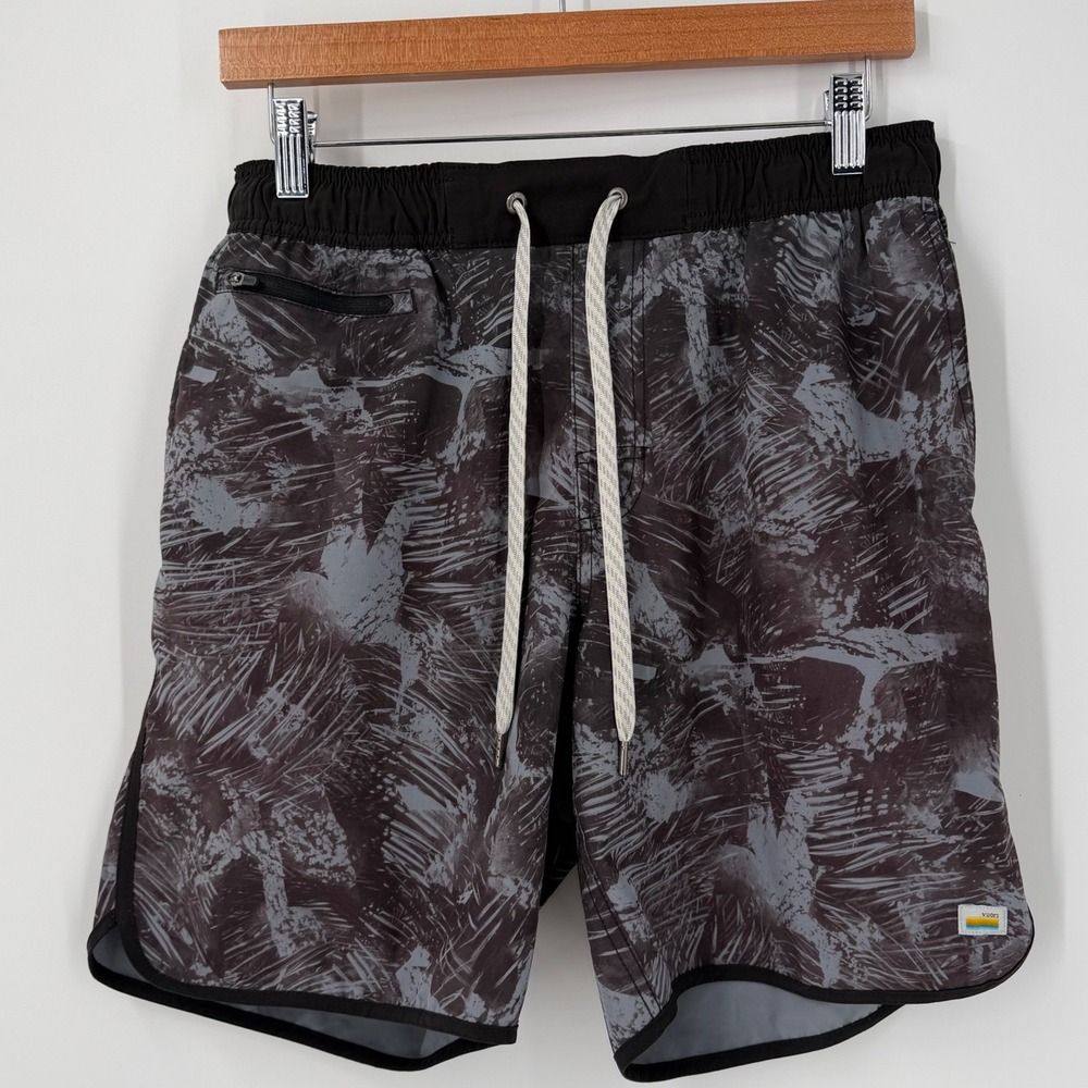 Vuori Banks Session Shorts Mens Size Small 30" Waist Gray Camo Workout Outdoors